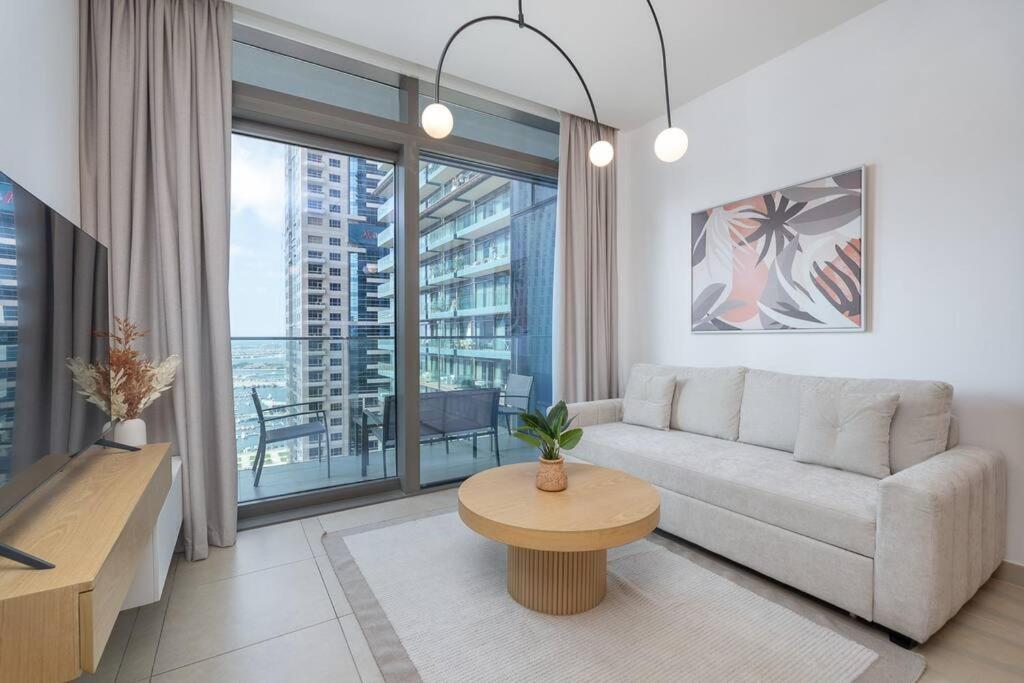 Apartment Chic Marina Gate With Japandi Interiors