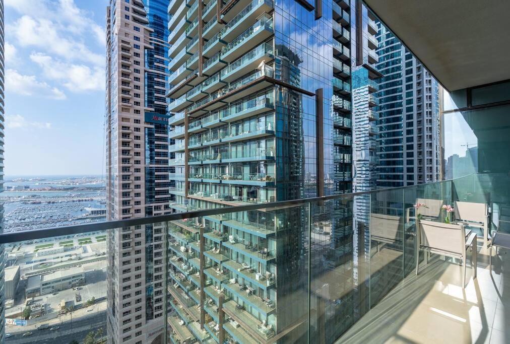 Apartment Chic Marina Gate With Japandi Interiors