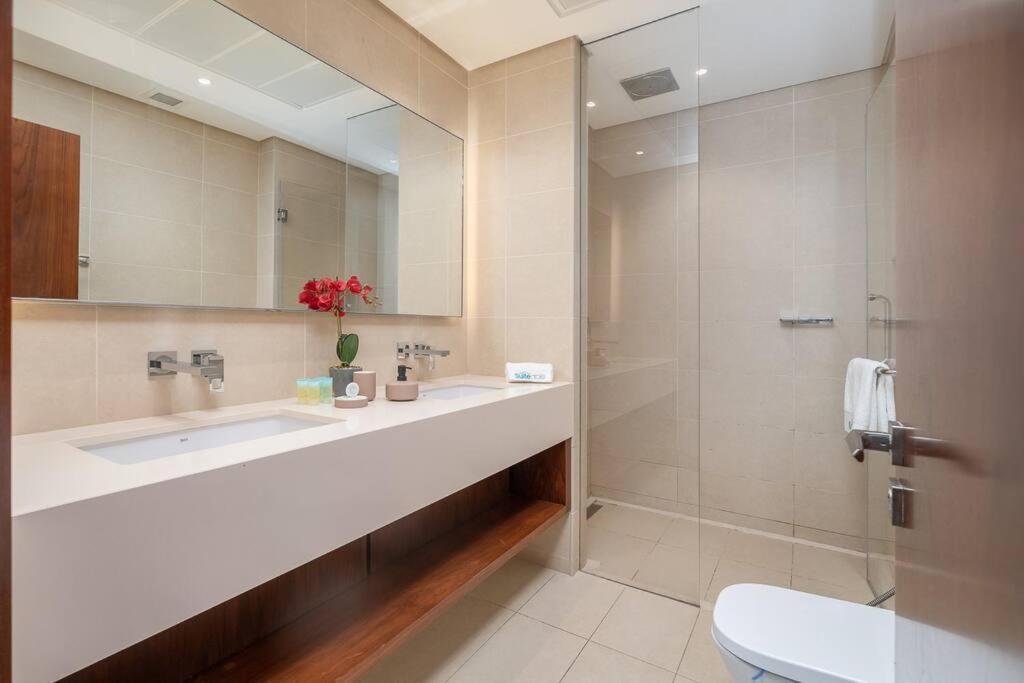 Chic Marina Gate With Japandi Interiors Apartment *
